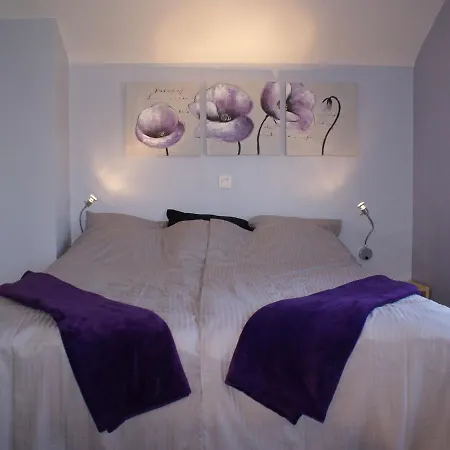 Gorgeous Group For 20 People With Sauna, Within Walking Distance Of The Beach Semesterbostad