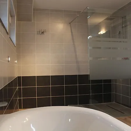 Gorgeous Group For 20 People With Sauna, Within Walking Distance Of The Beach *